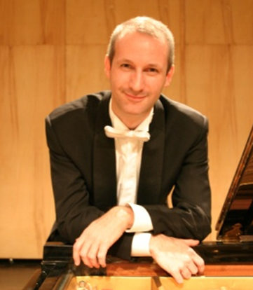 Pianista ENRICO POMPILI